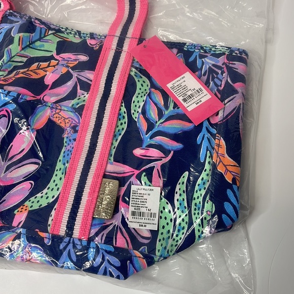 Lilly Pulitzer Mini Mercato tote in Oyster Bay Navy - Picture 7 of 8